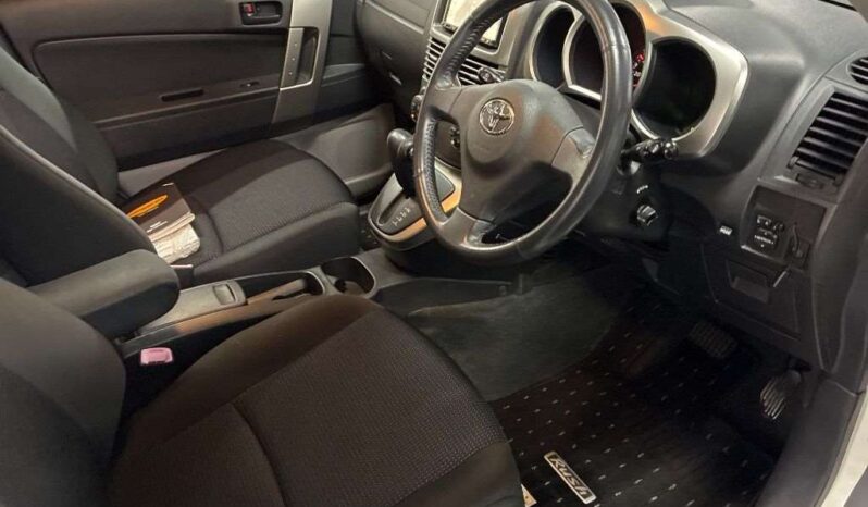 TOYOTA RUSH full