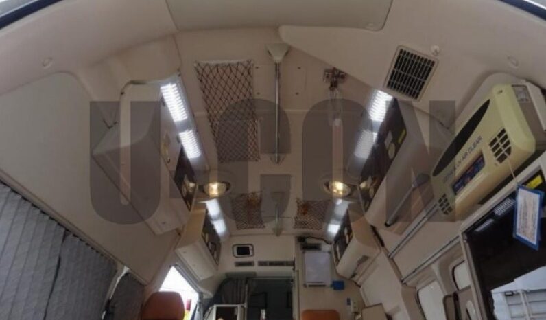 TOYOTA HIACE VAN full