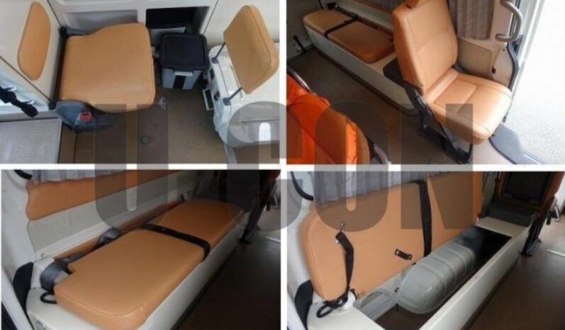 TOYOTA HIACE VAN full