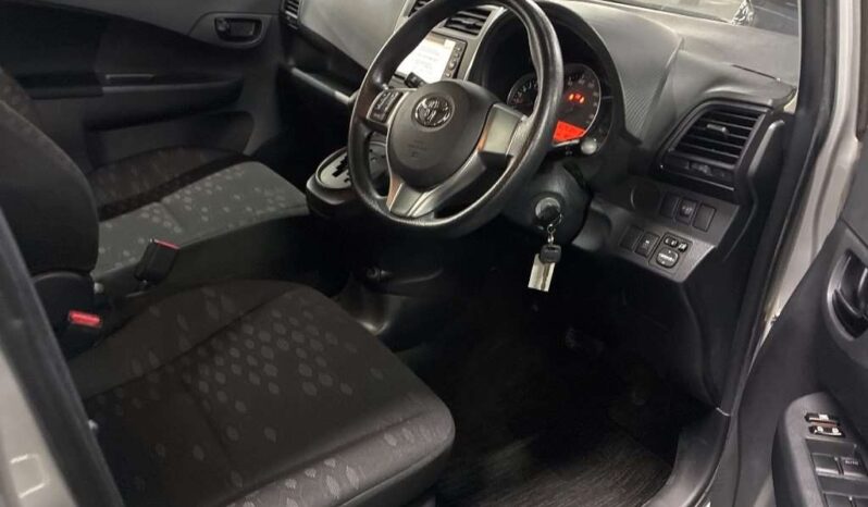 TOYOTA RACTIS full