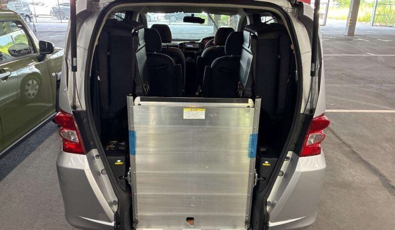 HONDA FREED full