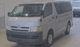 TOYOTA HIACE VAN DX