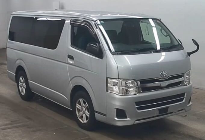 TOYOTA HIACE VAN full