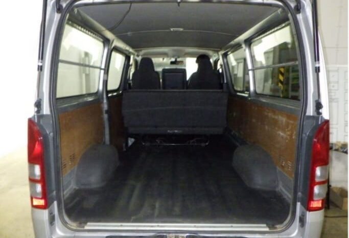 TOYOTA HIACE VAN full