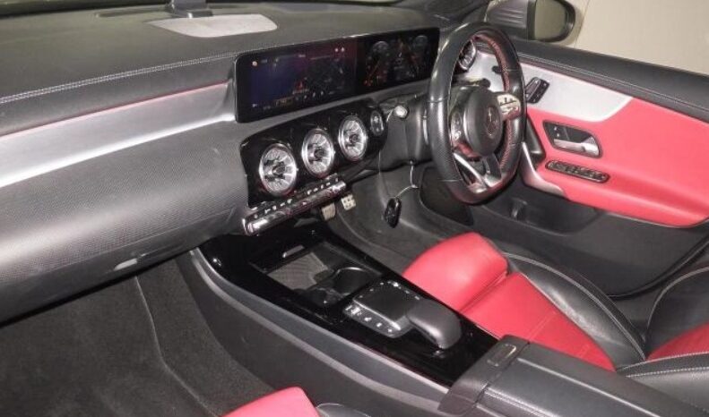 MERCEDES BENZ CLA full