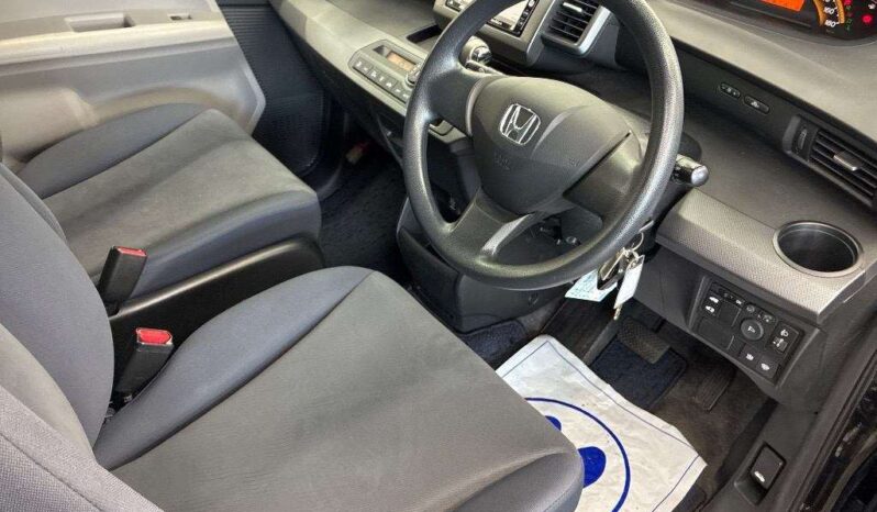 HONDA FREED full