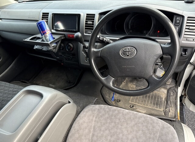 TOYOTA HIACE VAN full