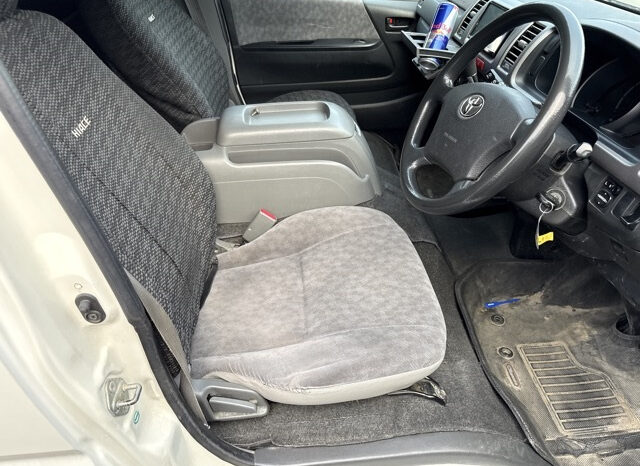 TOYOTA HIACE VAN full