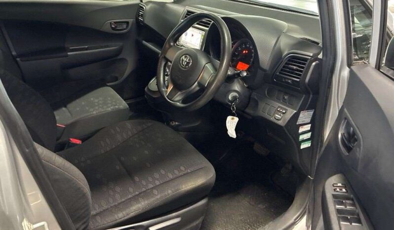 TOYOTA RACTIS full