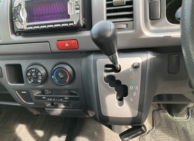 TOYOTA HIACE VAN full