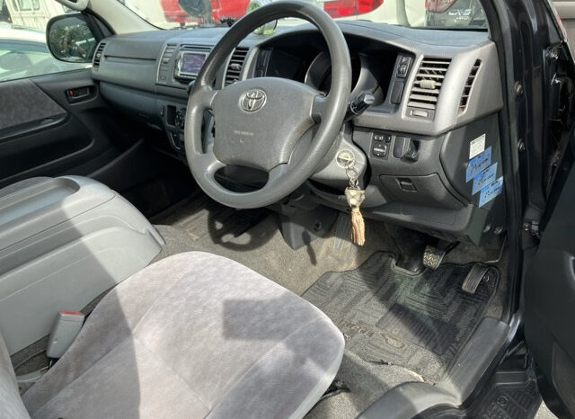 TOYOTA HIACE VAN full