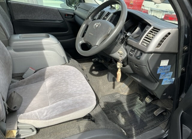 TOYOTA HIACE VAN full