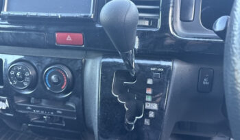 TOYOTA HIACE VAN full