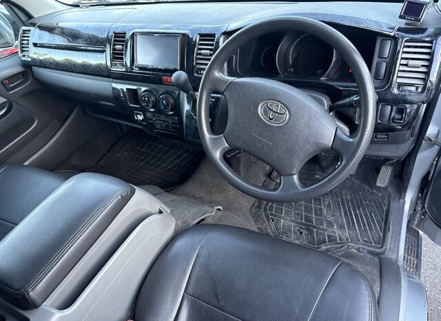 TOYOTA HIACE VAN full
