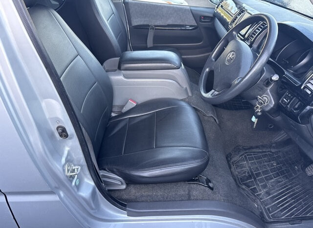 TOYOTA HIACE VAN full