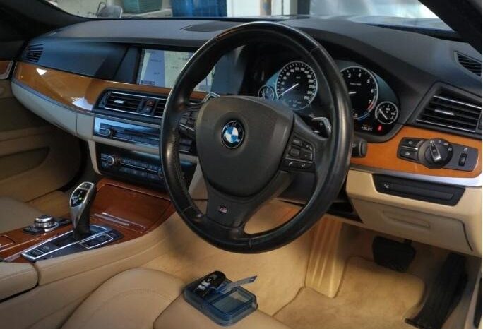 BMW 5 SERIES 2011 full
