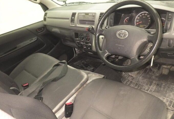 TOYOTA HIACE VAN full
